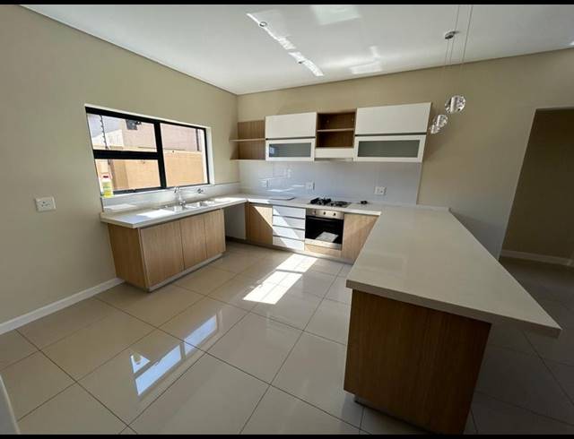 3 BEDROOM PROPERTY TO RENT IN CHROOM PARK